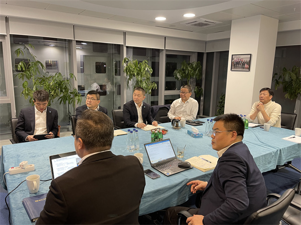 1736732764349183.jpg 方總聽(tīng)取匯報.jpg